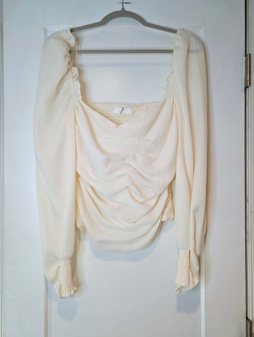 ASTR The Label Ivory Ruched Smocked Long Sleeve Top XL